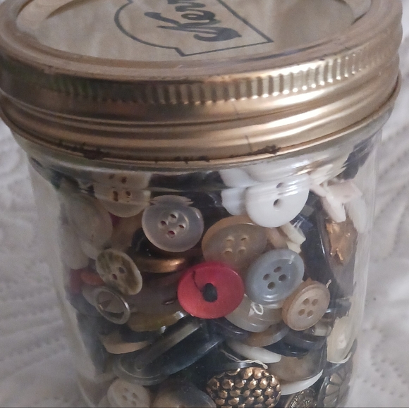Buttons Mix Jar - Picture 4 of 5